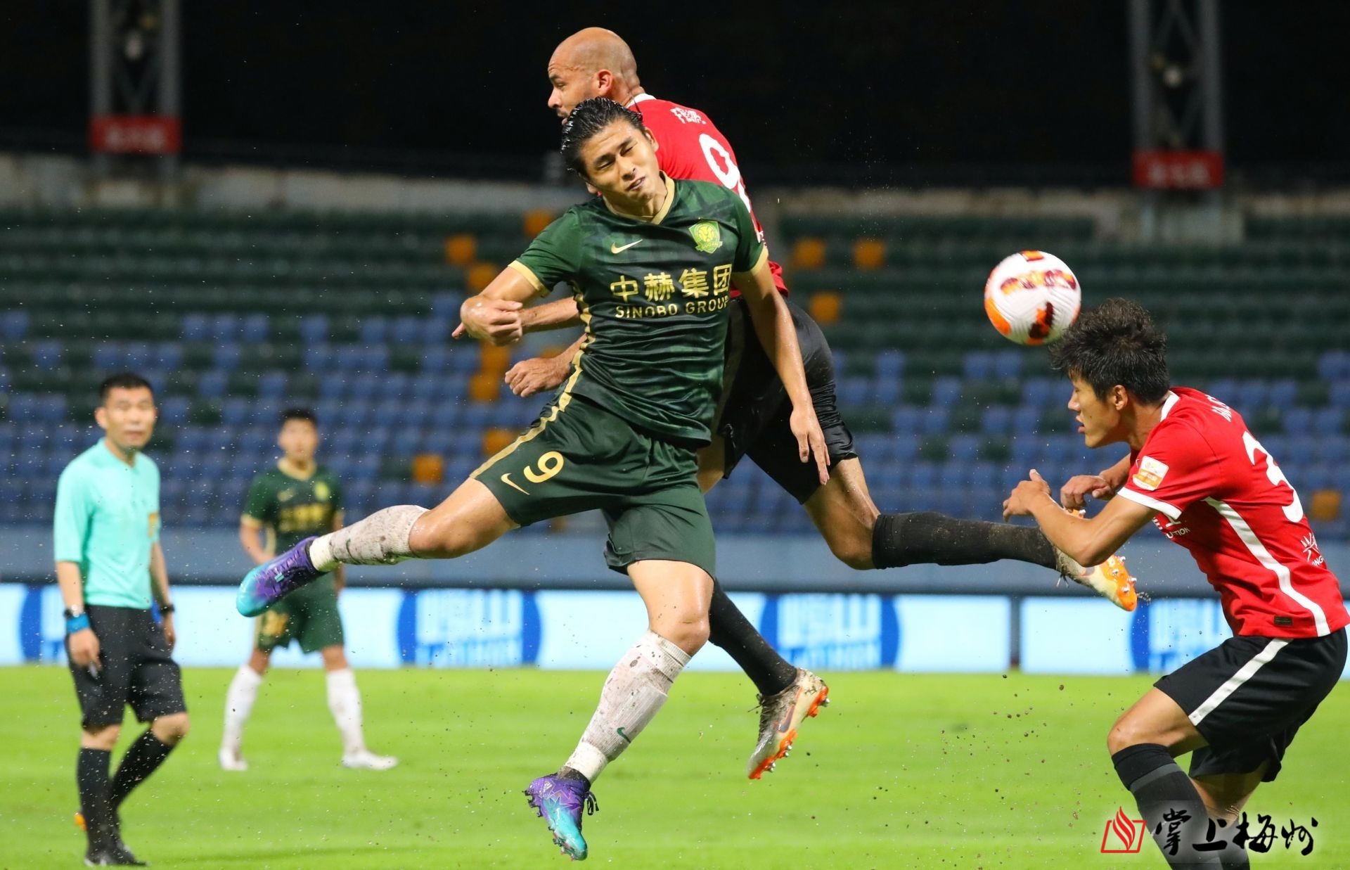 包含赛地聚焦:中超窗口期热度飙升;萨克拉门托国王队长鼓劲;管理层满意;资深球员宣示担当的词条 包含赛地聚焦:中超窗口期热度飙升;萨克拉门托国王队长鼓劲;管理层满意;资深球员宣示担当的词条